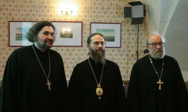 Леонид, епископ Можайский, наместник Оптиной пустыни с протоиереем Павлом Ходзинским и протоиереем Георгием Орехановым